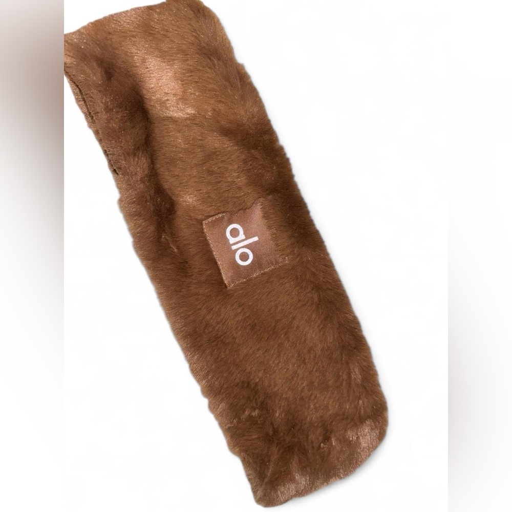 Alo yoga ear warmers